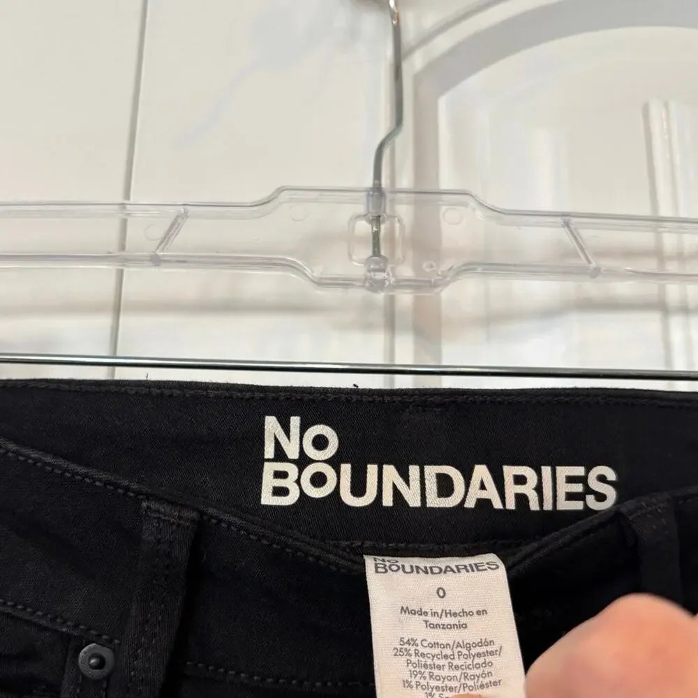 No Boundaries‎ Mid Rise Bootcut Black Jeans Size 0